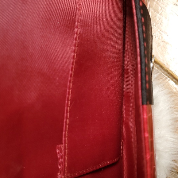 Old Navy Red Croc-Embossed Wrislet Clutch with Black Bow - Picture 6 of 8